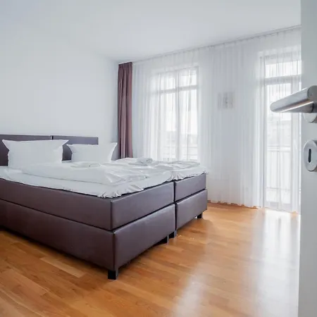 Park - #16, #18 & D - Moderne & Im Zentrum Apartamento