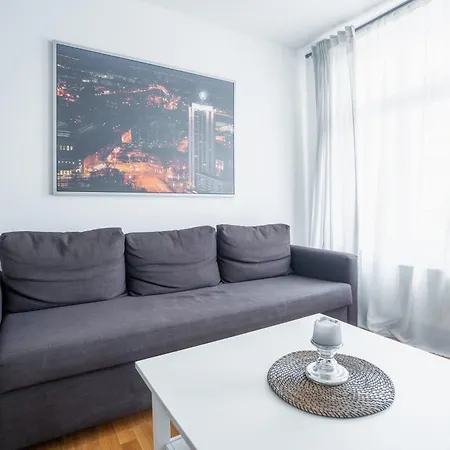 Park - #16, #18 & D - Moderne & Im Zentrum Apartamento *