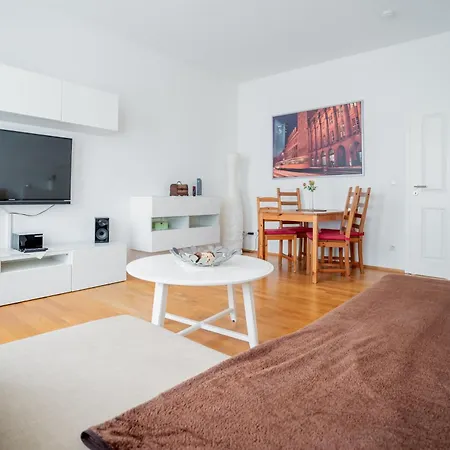 Park - #16, #18 & D - Moderne & Im Zentrum Апартаменты